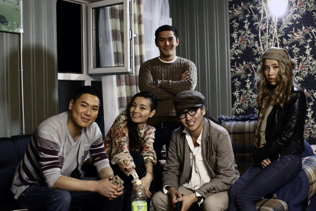 Жүжигчин Батушка “Гарал угсаа”-гаар замаа заллаа